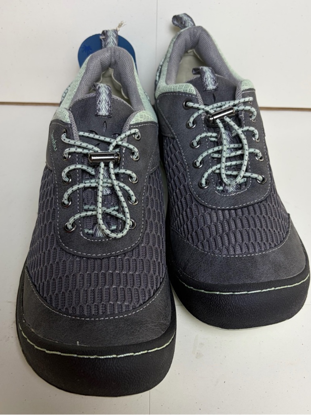 Jambu Mesh Athletic Sneakers with Mint Accents vegan size 8